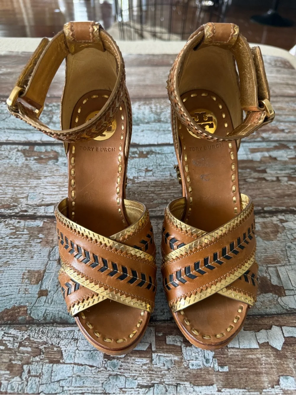 Tory Burch Gorgeous Brown Leather Wedge Sandals with Gold Accents Size 6